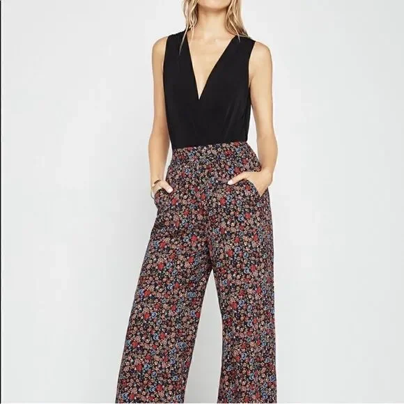 BCBGeneration Black V Neck Sleeveless Bodysuit - Picture 1 of 9